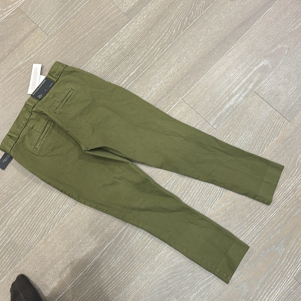 Banana republic Sloan Petite fit 2P Dress skinny fit pants brand new.